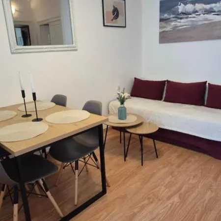 Bijonda Near Arena - One Bedroom プーラ